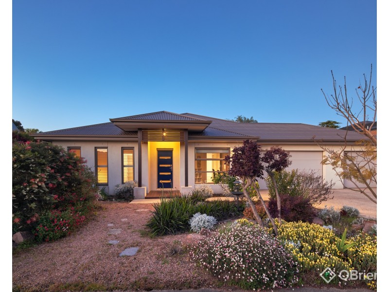 6 Charlwood Court, Drouin VIC 3818