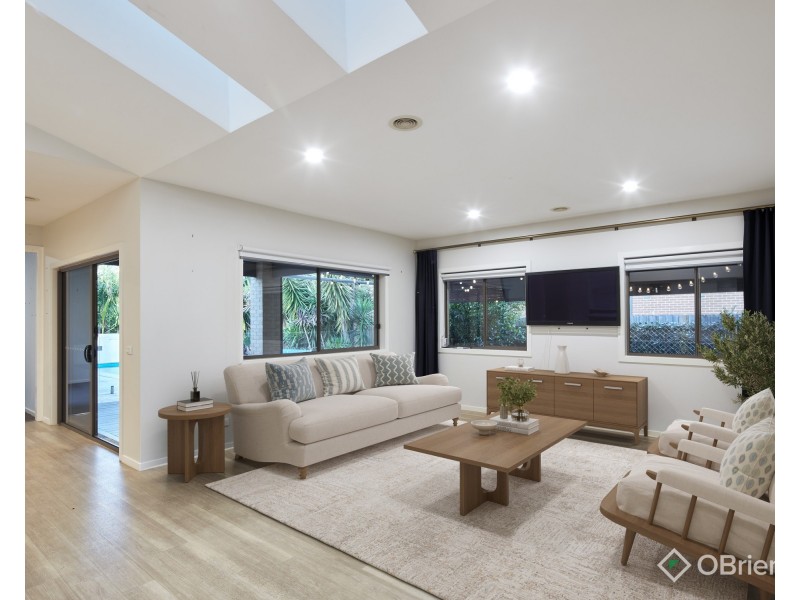 6 Charlwood Court, Drouin VIC 3818