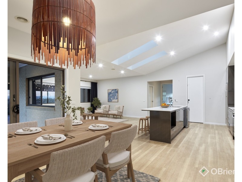 6 Charlwood Court, Drouin VIC 3818