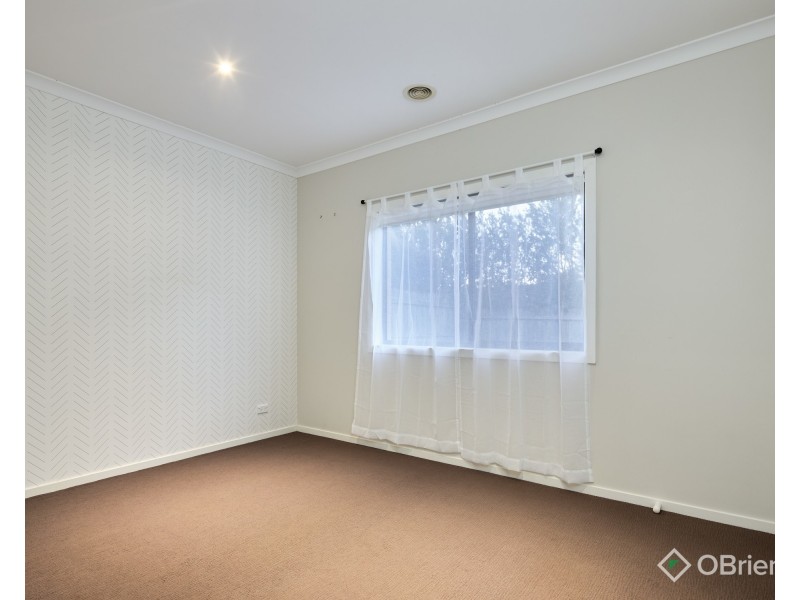 6 Charlwood Court, Drouin VIC 3818