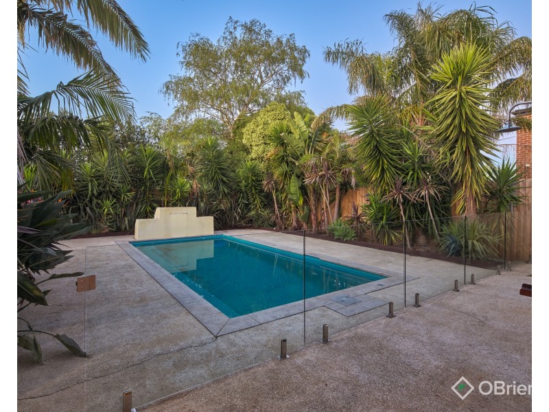 6 Charlwood Court, Drouin VIC 3818