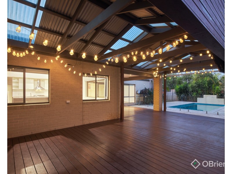 6 Charlwood Court, Drouin VIC 3818
