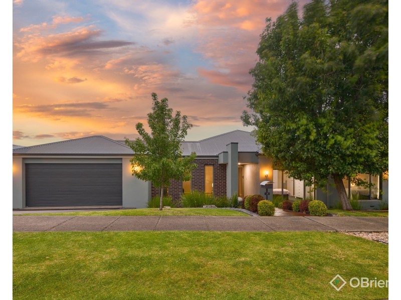 7 Sloane Square, Drouin VIC 3818