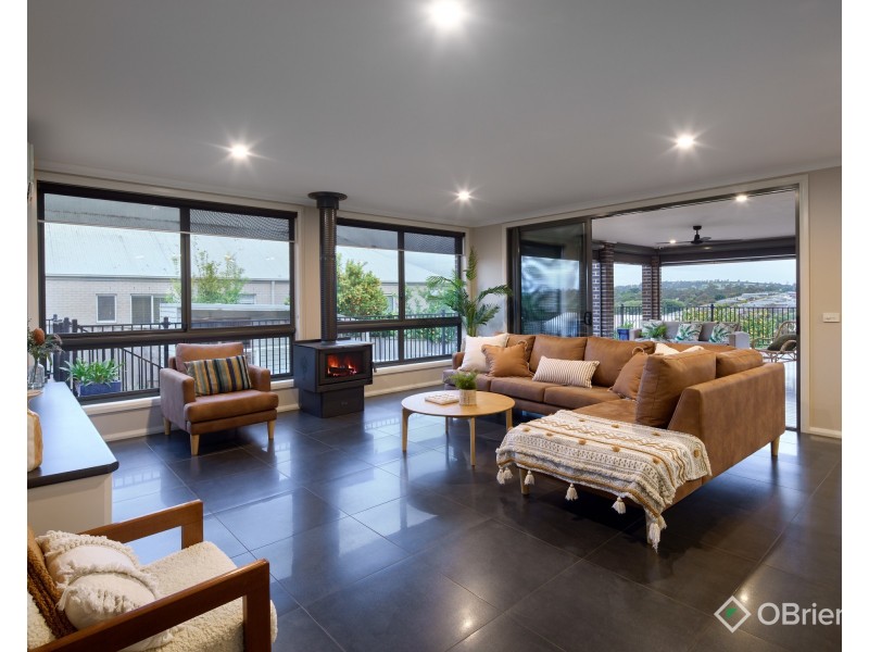 7 Sloane Square, Drouin VIC 3818