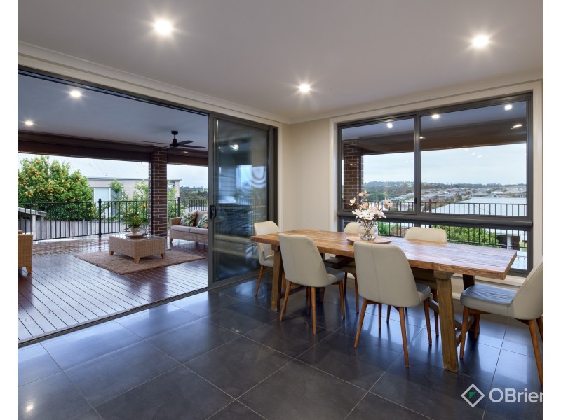 7 Sloane Square, Drouin VIC 3818