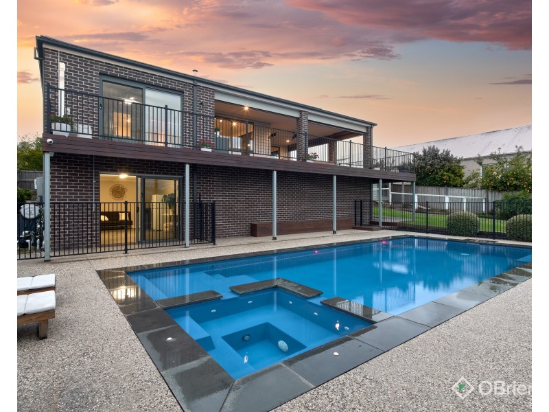 7 Sloane Square, Drouin VIC 3818