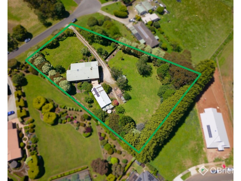 11 Greenland Drive, Drouin VIC 3818