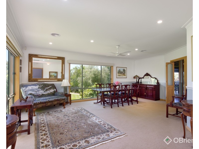 11 Greenland Drive, Drouin VIC 3818