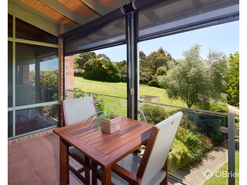 11 Greenland Drive, Drouin VIC 3818