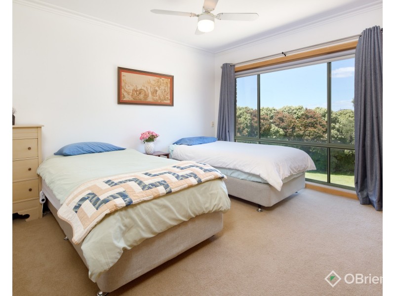 11 Greenland Drive, Drouin VIC 3818