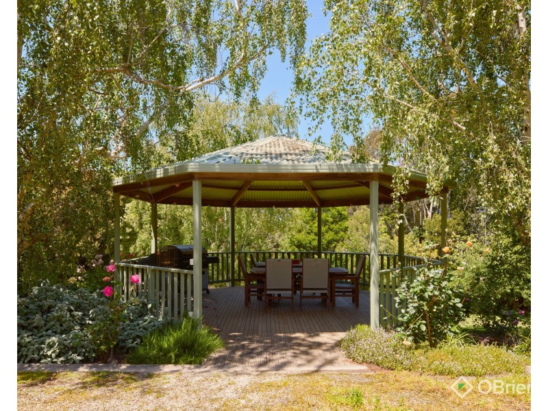 11 Greenland Drive, Drouin VIC 3818
