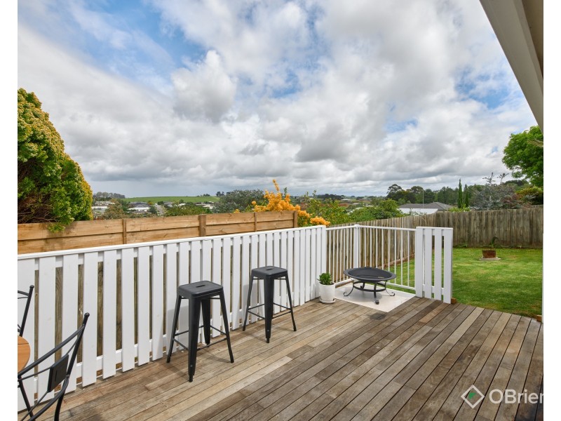 2/125 Brandy Creek Road, Warragul VIC 3820