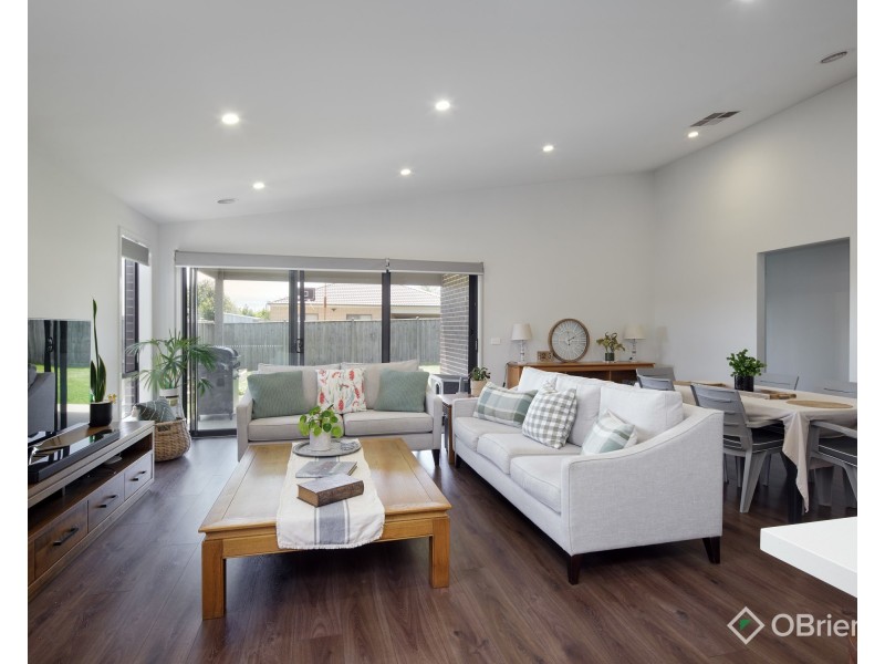 10 Buckland Drive, Warragul VIC 3820