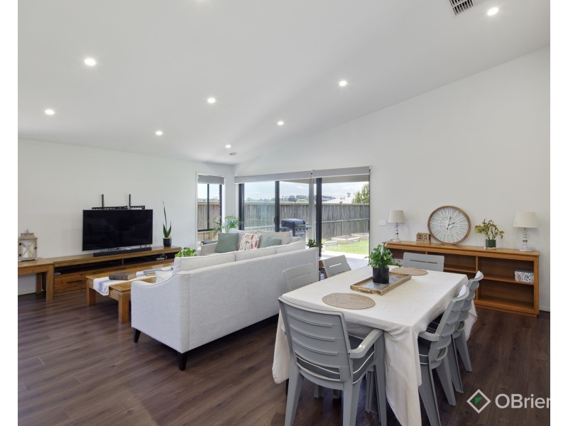 10 Buckland Drive, Warragul VIC 3820