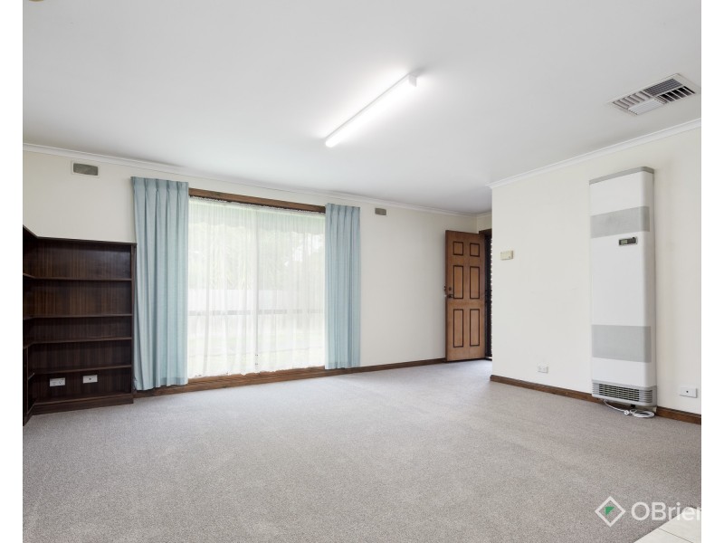 2/11 Mackey Street, Longwarry VIC 3816