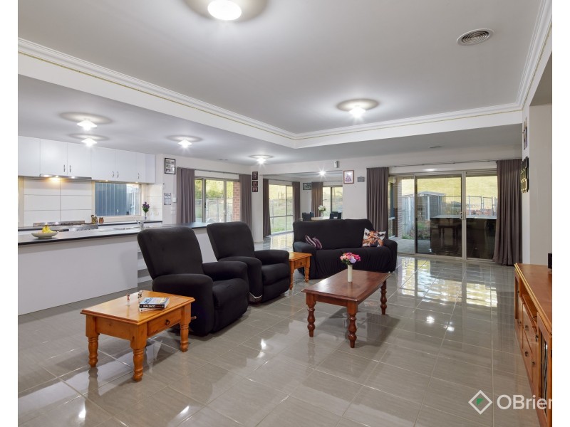 4 Billabong Close, Drouin VIC 3818