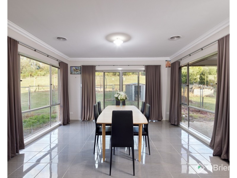 4 Billabong Close, Drouin VIC 3818