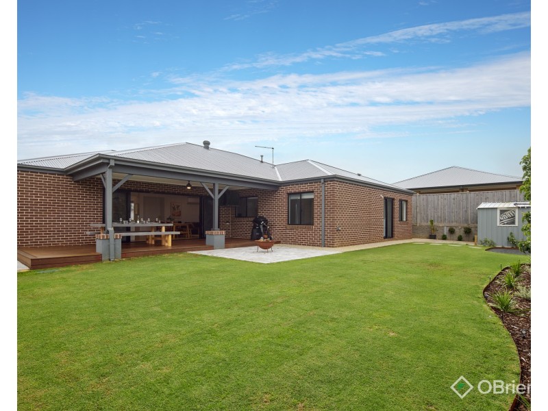 16 Silky Drive, Warragul VIC 3820