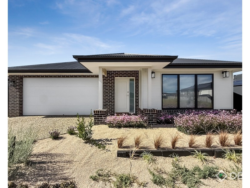 6 Regis Avenue, Warragul VIC 3820