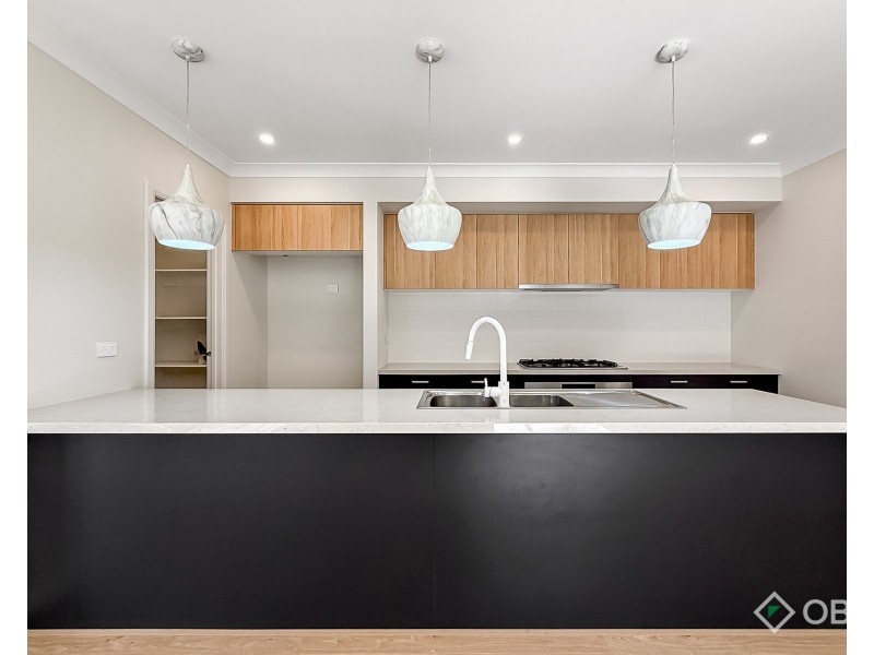 6 Regis Avenue, Warragul VIC 3820