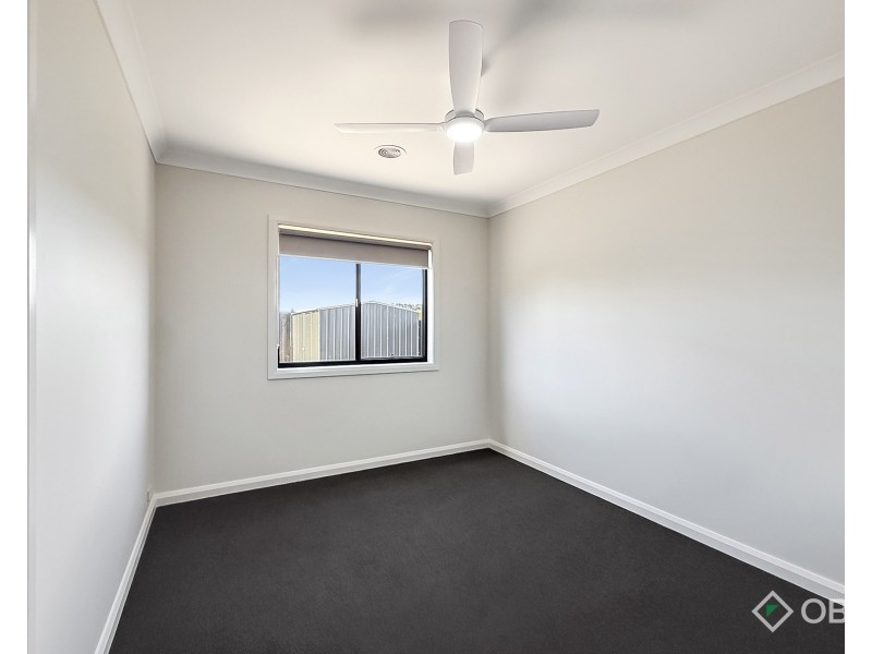 6 Regis Avenue, Warragul VIC 3820