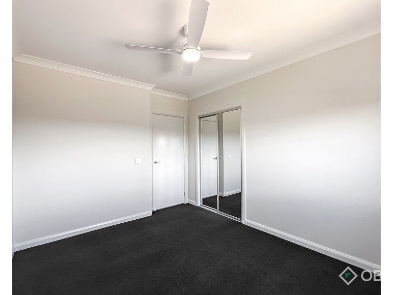 6 Regis Avenue, Warragul VIC 3820