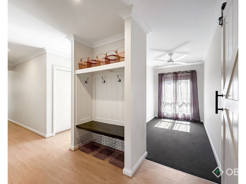 6 Regis Avenue, Warragul VIC 3820