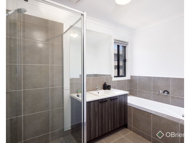 9 Western Barred Place, Longwarry VIC 3816