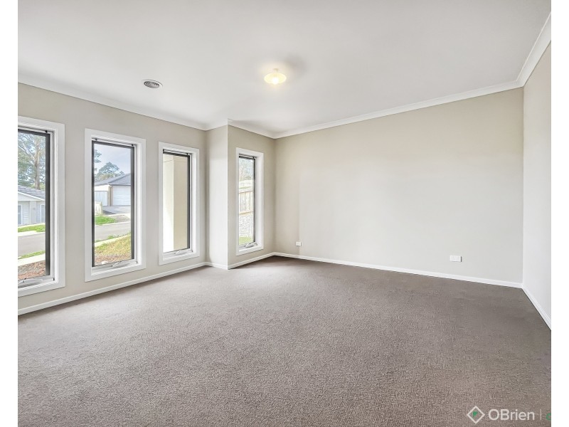 13 Kurrajong Road, Warragul VIC 3820