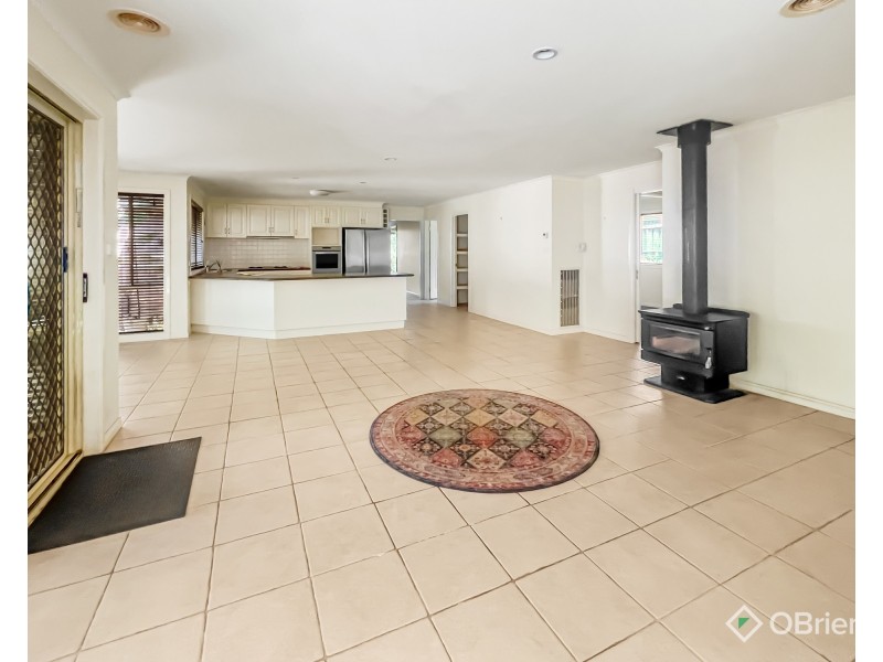 6 Barton Court, Warragul VIC 3820