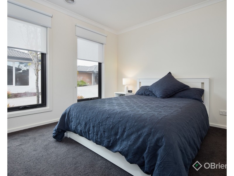 11/98 Lampard Road, Drouin VIC 3818