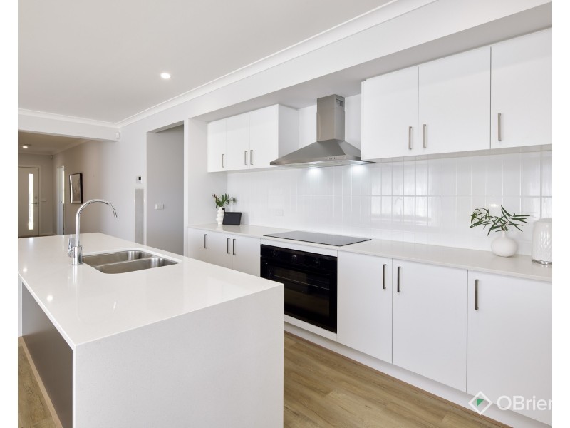 23 Newton Avenue, Warragul VIC 3820