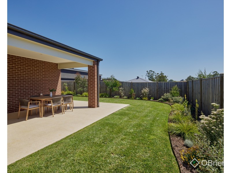 23 Newton Avenue, Warragul VIC 3820
