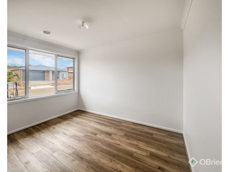 7 Snows Hill Avenue, Warragul VIC 3820