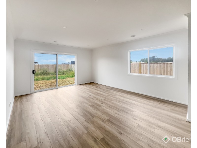 7 Snows Hill Avenue, Warragul VIC 3820