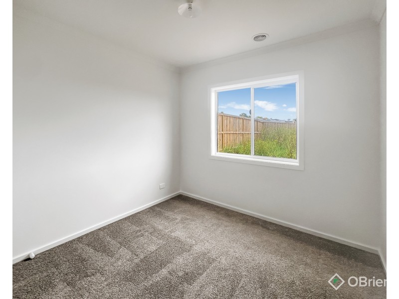 7 Snows Hill Avenue, Warragul VIC 3820