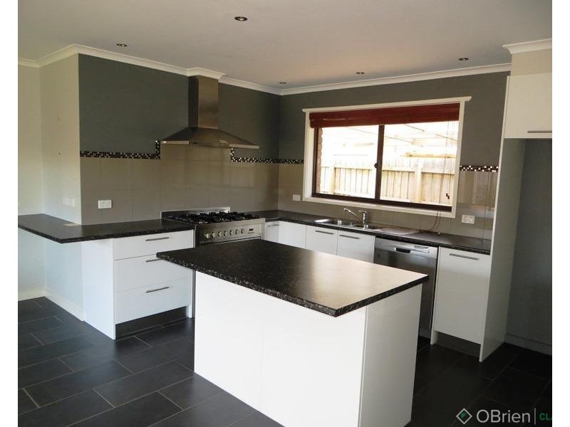 9 Castlefield Court, Warragul VIC 3820