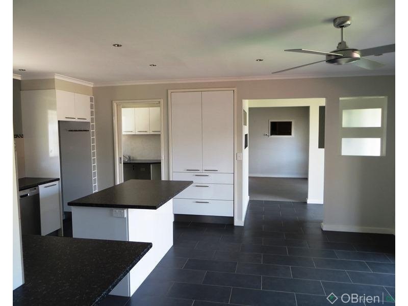 9 Castlefield Court, Warragul VIC 3820