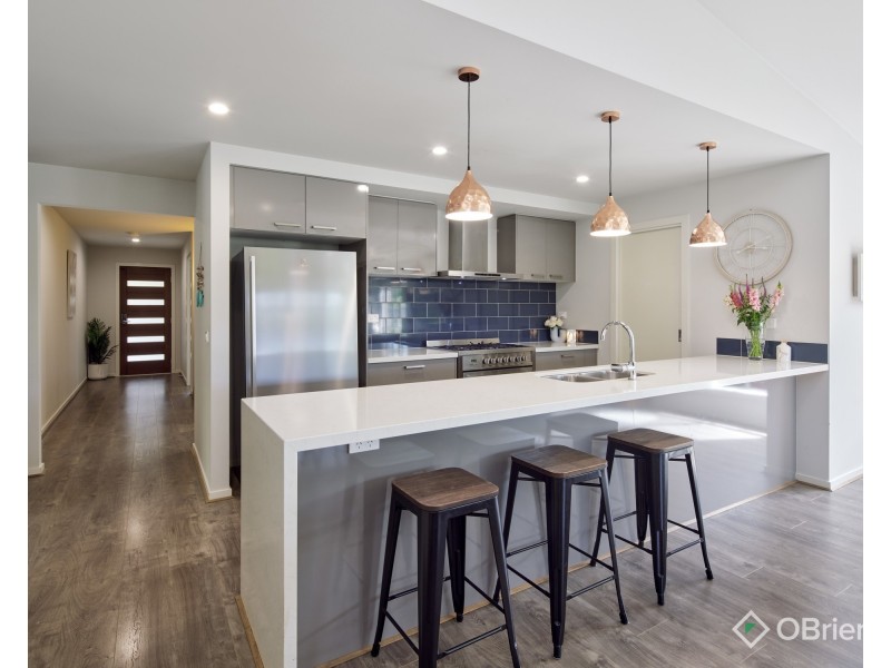 13 Streeton Drive, Warragul VIC 3820