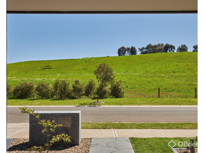 13 Streeton Drive, Warragul VIC 3820