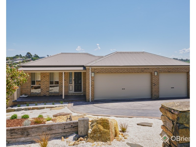35 Walker Drive, Drouin VIC 3818