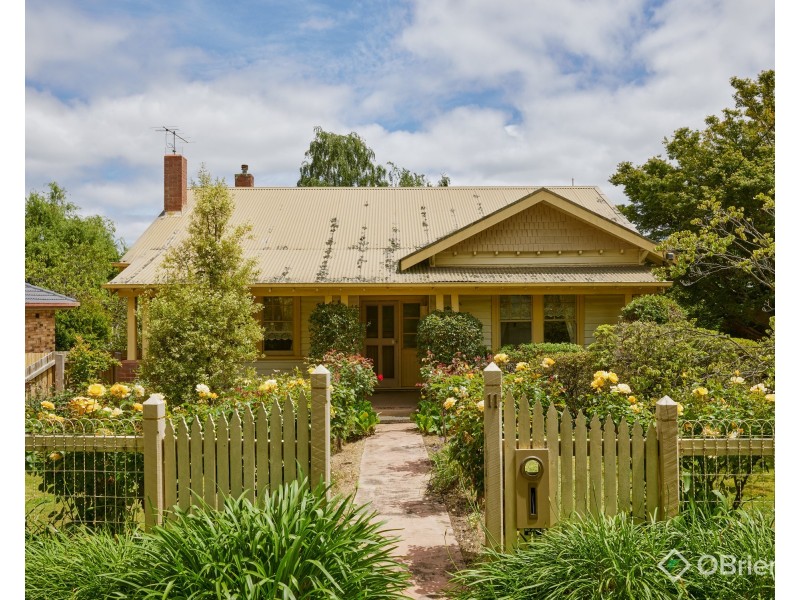 11 Albert Road, Drouin VIC 3818