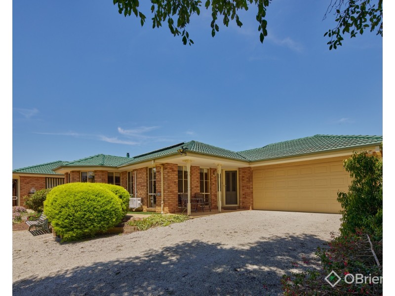 51 Fairway Drive, Drouin VIC 3818