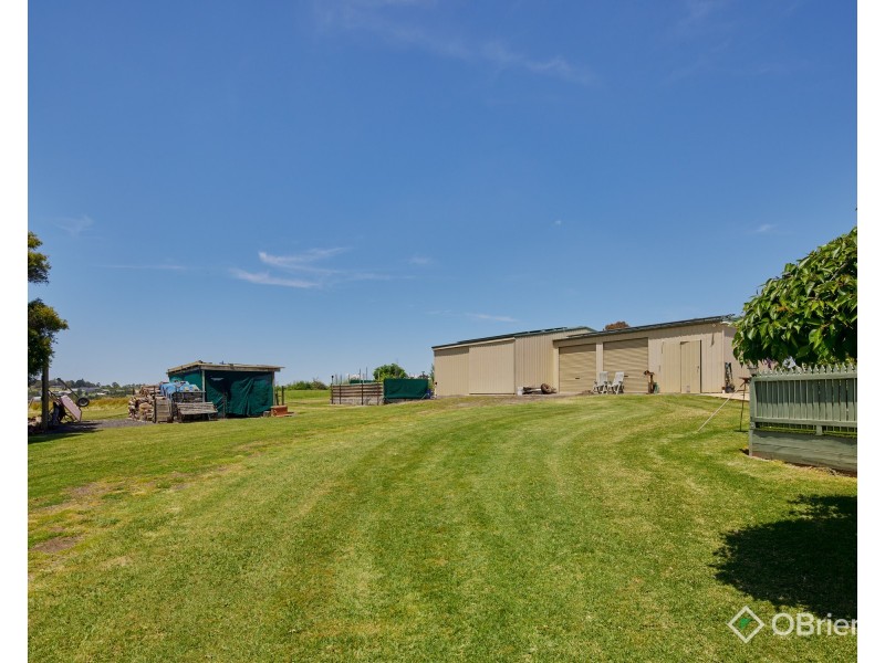 51 Fairway Drive, Drouin VIC 3818