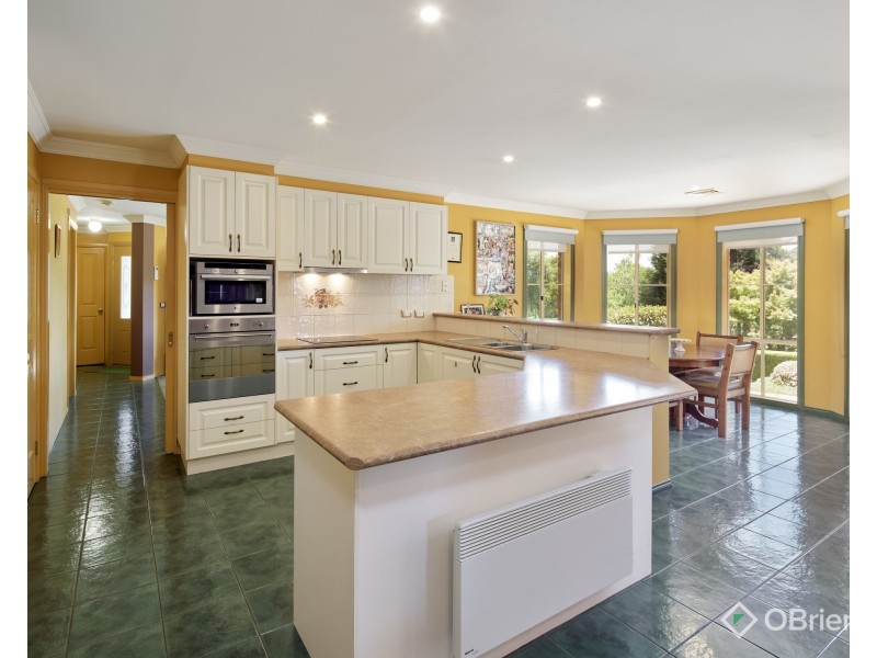 51 Fairway Drive, Drouin VIC 3818