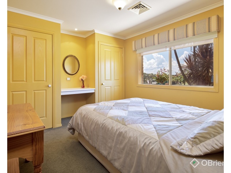 51 Fairway Drive, Drouin VIC 3818