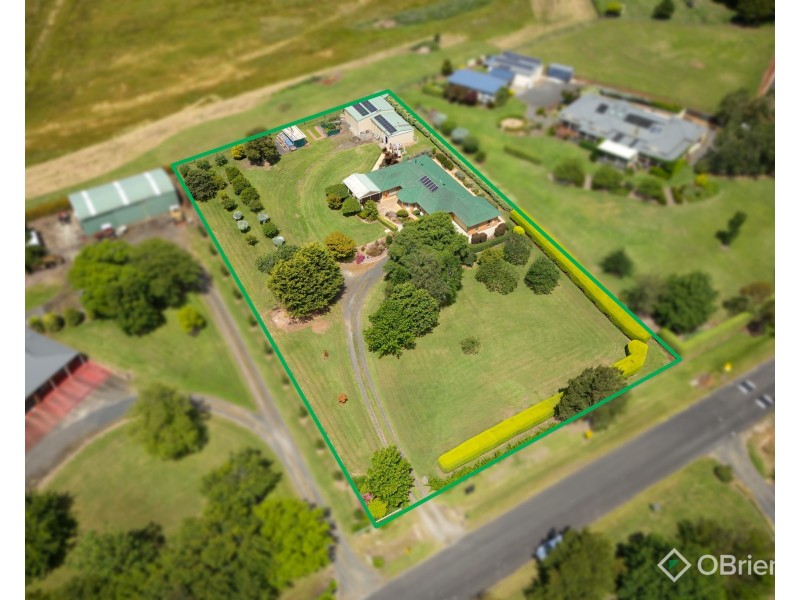 51 Fairway Drive, Drouin VIC 3818