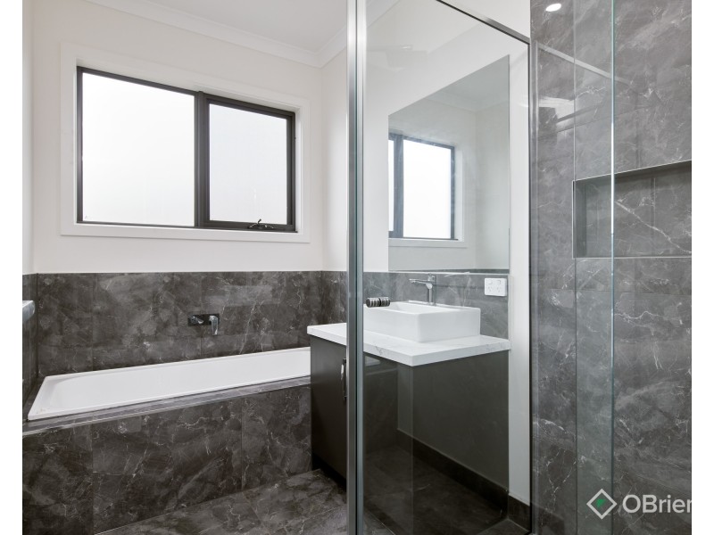 17 Silvertown Road, Drouin VIC 3818