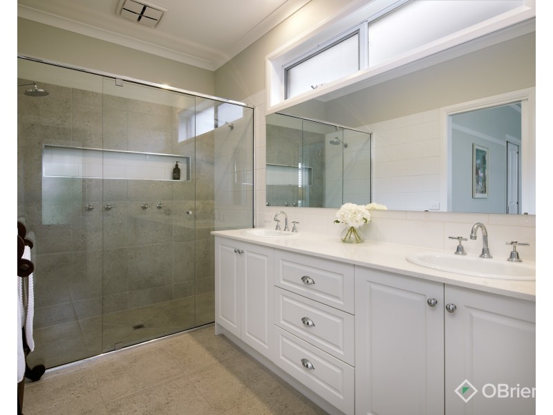 18 Longview Road, Warragul VIC 3820