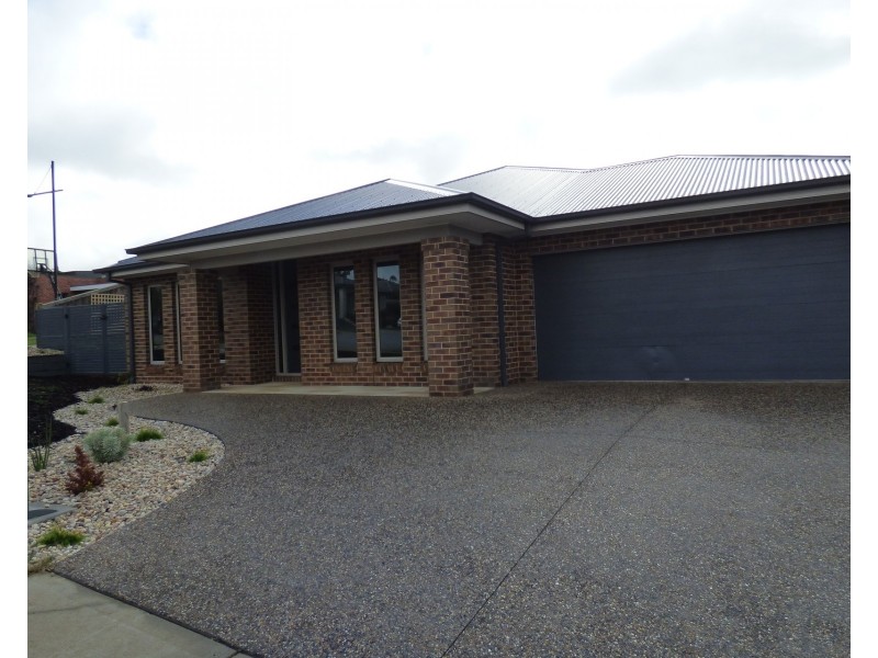 18 Sandstock Drive, Warragul VIC 3820